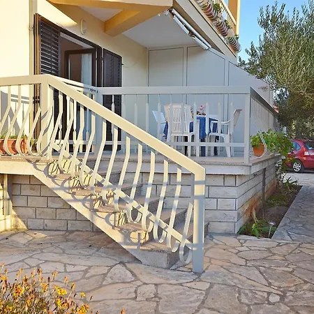 Mira Apartment
