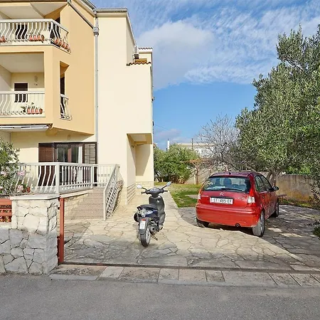 Apartment Mira