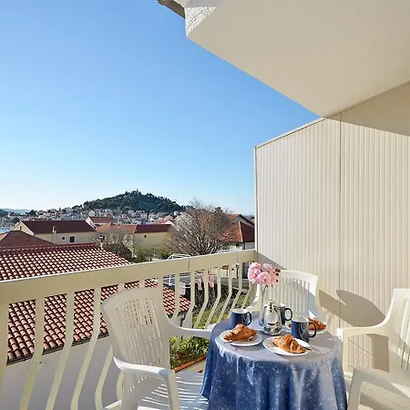 Mira Apartment