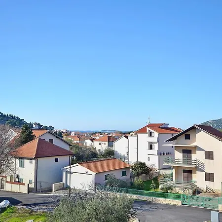 Mira Apartment *