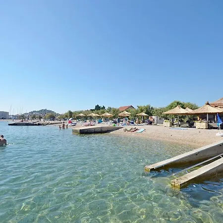 아파트 Mira Tribalj